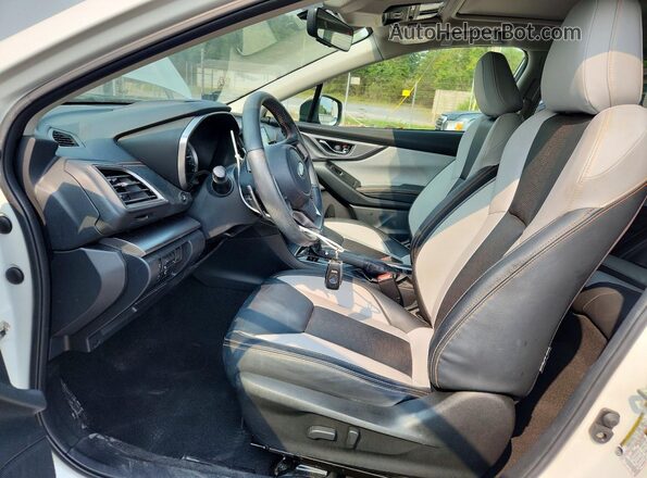 JF2GTHNC0NH239744 2022 SUBARU CROSSTREK Белый Вид салона спереди