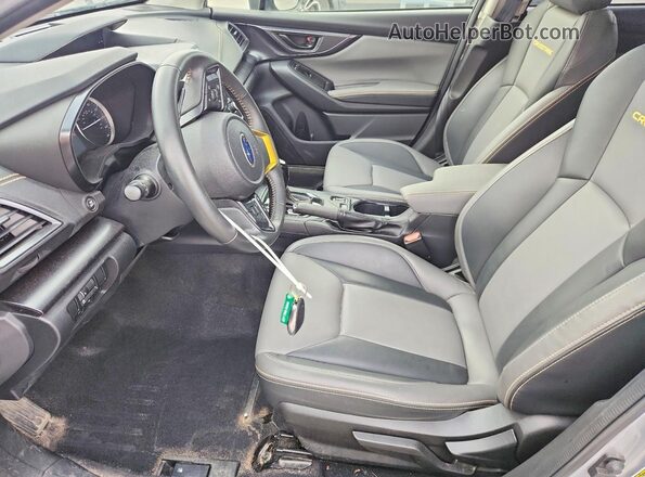 JF2GTHSC4PH207919 2023 SUBARU CROSSTREK Silver Widok wnętrza z przodu