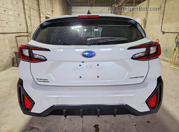 JF2GUABC8R8331165 2024 SUBARU CROSSTREK White უკანა ხედი