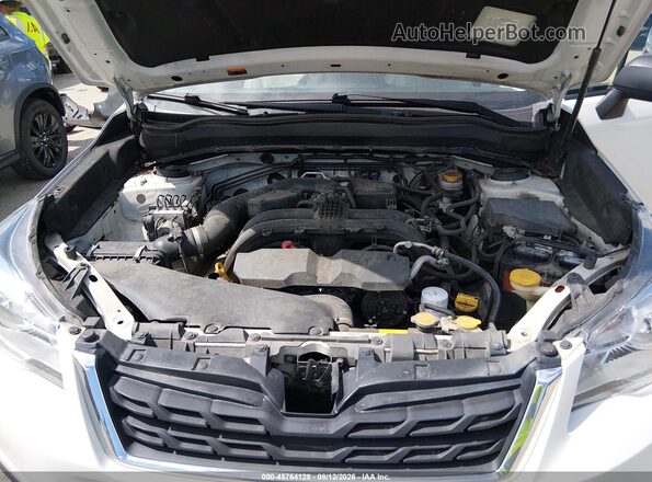 JF2SJAAC1JG424706 2018 SUBARU FORESTER White Вид ззаду
