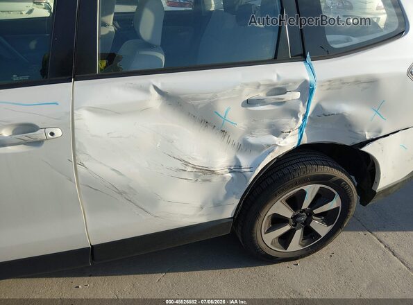 JF2SJABC0HH571537 2017 SUBARU FORESTER White Front view
