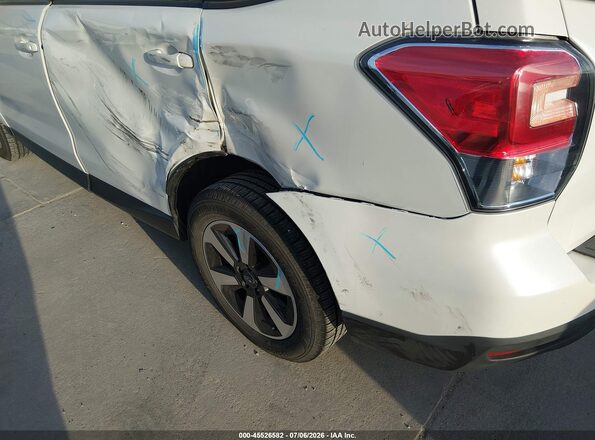 JF2SJABC0HH571537 2017 SUBARU FORESTER White 