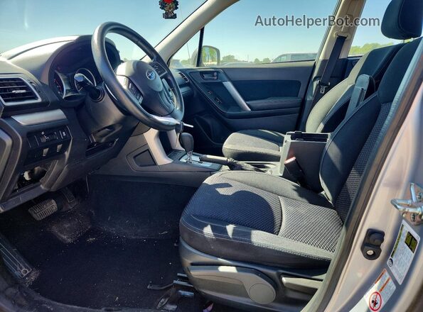 JF2SJABC1GH566426 2016 SUBARU FORESTER Silver Вид салону спереду