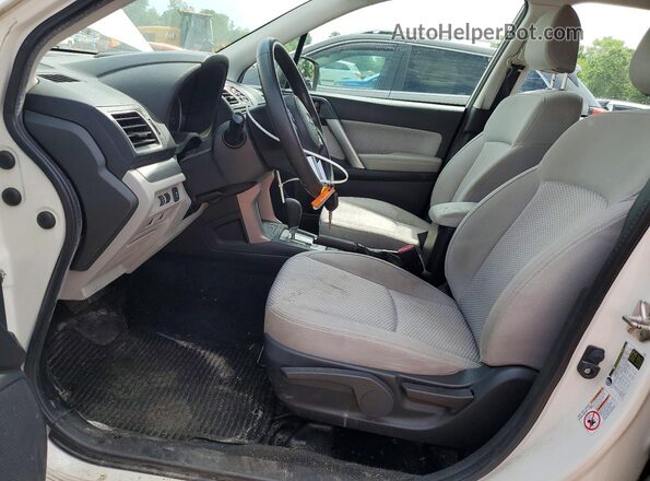 JF2SJABC3HH528715 2017 SUBARU FORESTER Белый Вид салона спереди