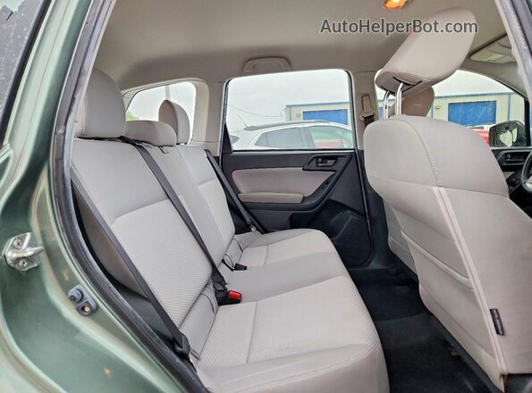 JF2SJABC4HH403416 2017 SUBARU FORESTER Green Widok wnętrza z tyłu