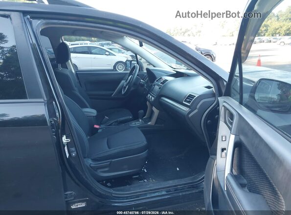 JF2SJABC4JH535887 2018 SUBARU FORESTER Black Front interior view