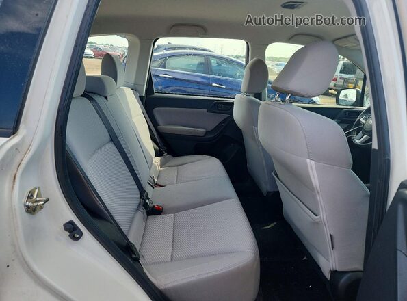 JF2SJABC5JH401583 2018 SUBARU FORESTER White Vista de los asientos traseros