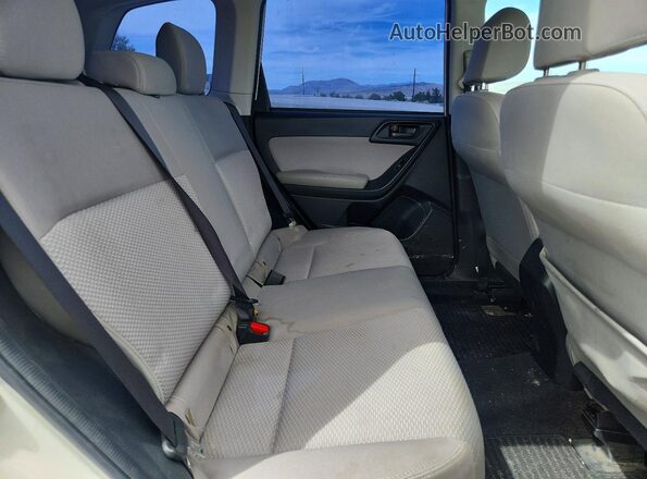 JF2SJABC6GH514418 2016 SUBARU FORESTER Белый Вид задней части салона