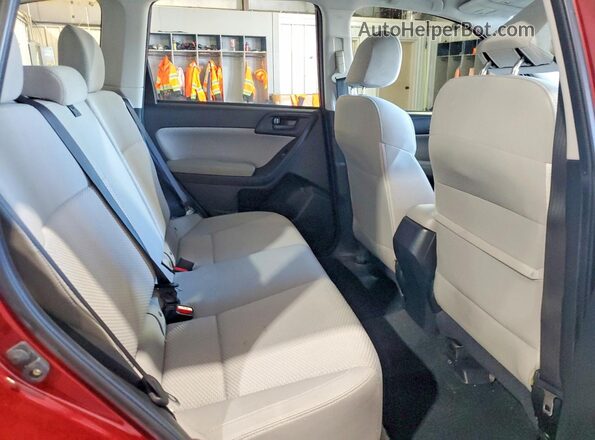 JF2SJABC6HH596085 2017 SUBARU FORESTER Red Vista interior trasera