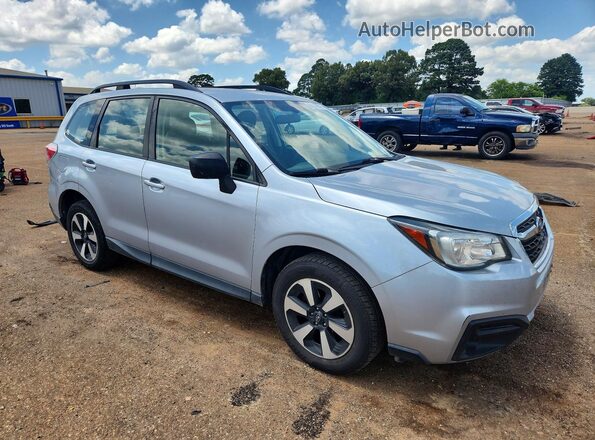 JF2SJABC8HH492259 2017 SUBARU FORESTER Silver Delantero derecho