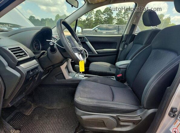 JF2SJABC8HH492259 2017 SUBARU FORESTER Silver Vista interior delantera