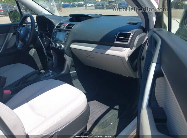 JF2SJABC8JH558833 2018 SUBARU FORESTER White Vista interior delantera
