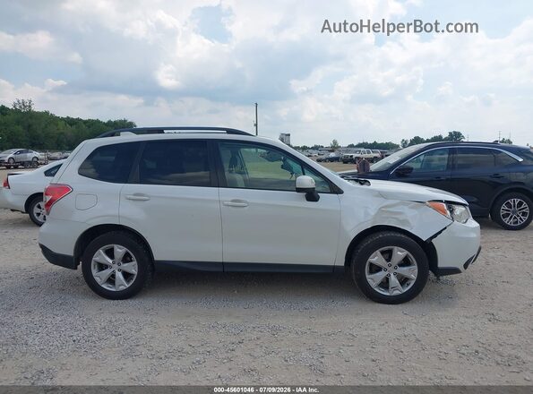 JF2SJADC1GH500228 2016 SUBARU FORESTER White უკანა სალონის ხედი