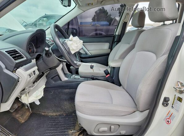 JF2SJADC2GH428908 2016 SUBARU FORESTER White წინა სალონის ხედი