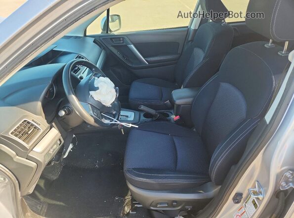 JF2SJADC4GH520862 2016 SUBARU FORESTER Silver Widok wnętrza z przodu