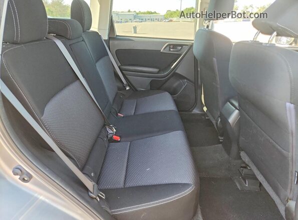 JF2SJADC4GH520862 2016 SUBARU FORESTER Silver Widok tylnych siedzeń