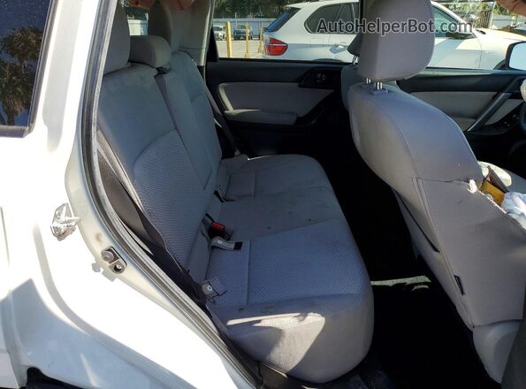 JF2SJADC4GH544790 2016 SUBARU FORESTER White Widok wnętrza z tyłu