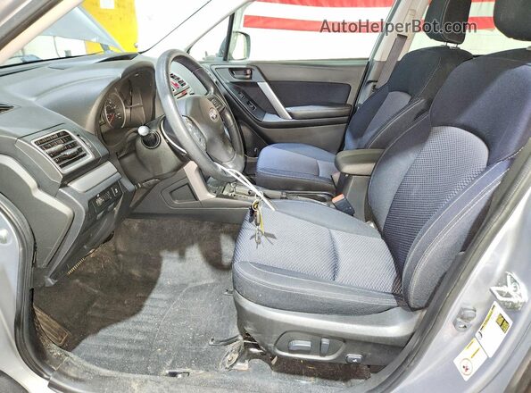 JF2SJADC5GH452913 2016 SUBARU FORESTER Silver Front interior view