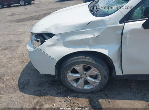 JF2SJADC5GH488911 2016 SUBARU FORESTER White Vista frontal