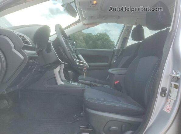 JF2SJADC6GH471003 2016 SUBARU FORESTER Silver Front interior view