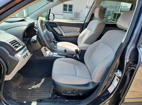 JF2SJADC6JH613602 2018 SUBARU FORESTER Серый Вид салона спереди