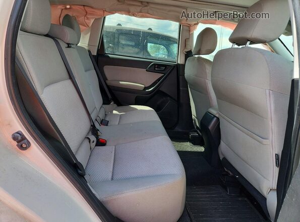 JF2SJADC8GH425138 2016 SUBARU FORESTER White Widok wnętrza z tyłu