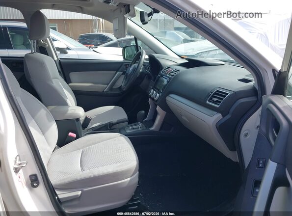 JF2SJADCXGH423942 2016 SUBARU FORESTER White Սալոնի դիմացի տեսք
