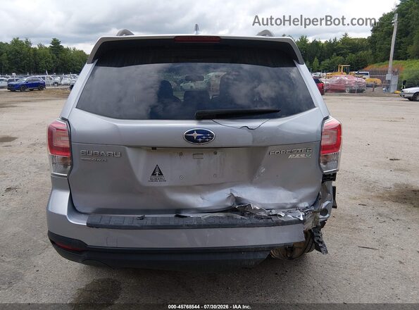 JF2SJAEC0HH500608 2017 SUBARU FORESTER Серебряный Вид спереди