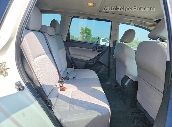 JF2SJAEC0JH514773 2018 SUBARU FORESTER Белый Вид задней части салона
