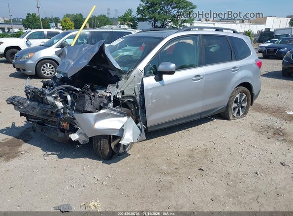 JF2SJAEC0JH587206 2018 SUBARU FORESTER Silver Vista tres cuartos delantera izquierda