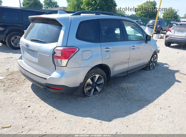 JF2SJAEC0JH587206 2018 SUBARU FORESTER Silver Trasero derecho