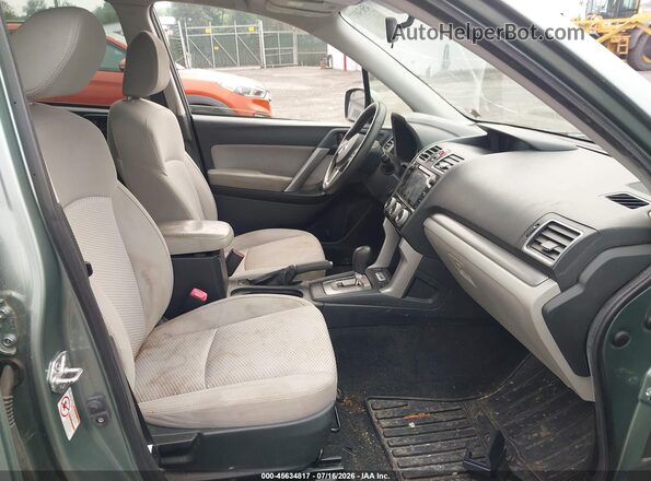 JF2SJAEC3HH405492 2017 SUBARU FORESTER Зеленый Вид салона спереди