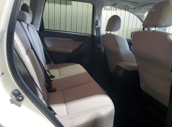 JF2SJAEC3HH535689 2017 SUBARU FORESTER White Vista interior trasera