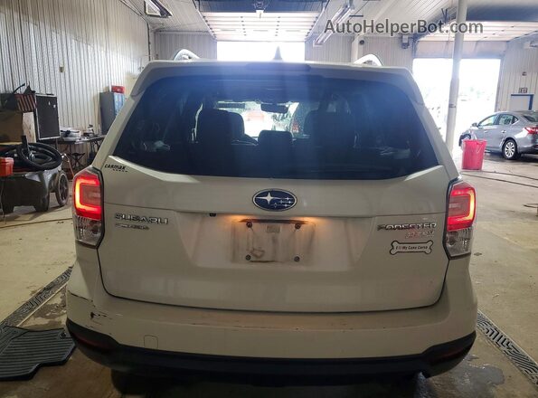 JF2SJAEC3HH535689 2017 SUBARU FORESTER White Vista trasera