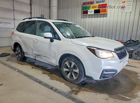 JF2SJAEC3HH535689 2017 SUBARU FORESTER White Delantero derecho
