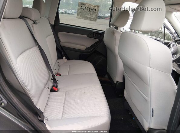 JF2SJAEC3JH543457 2018 SUBARU FORESTER Gray VIN կոդի պիտակի տեսք