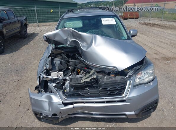JF2SJAEC4HH802094 2017 SUBARU FORESTER Серебряный Вид спереди