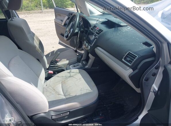 JF2SJAEC4HH802094 2017 SUBARU FORESTER Серебряный Вид салона спереди