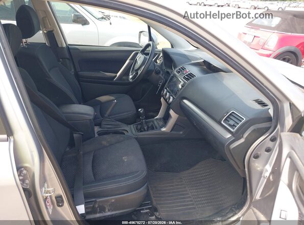 JF2SJAEC4JG552450 2018 SUBARU FORESTER Silver Front interior view