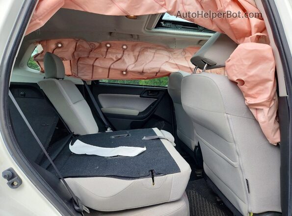 JF2SJAEC6JH570782 2018 SUBARU FORESTER White Rear interior view