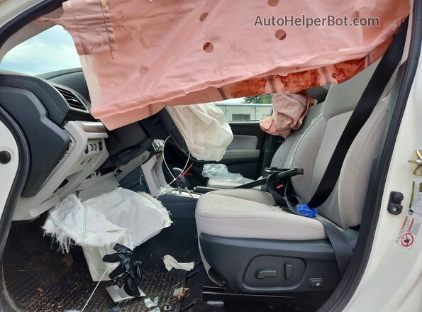 JF2SJAEC6JH570782 2018 SUBARU FORESTER White Front interior view