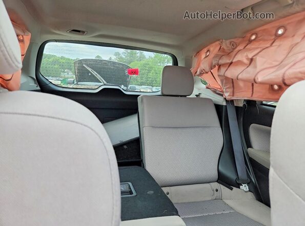 JF2SJAEC6JH570782 2018 SUBARU FORESTER White Rear seats view
