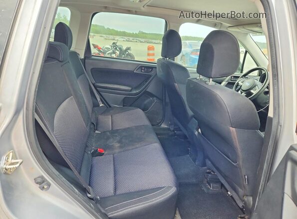 JF2SJAEC7HH483810 2017 SUBARU FORESTER Silver უკანა სავარძლების ხედი