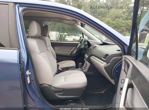 JF2SJAEC7HH532620 2017 SUBARU FORESTER Синий Вид салона спереди