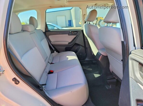 JF2SJAFC2GH515754 2016 SUBARU FORESTER Белый Вид задней части салона