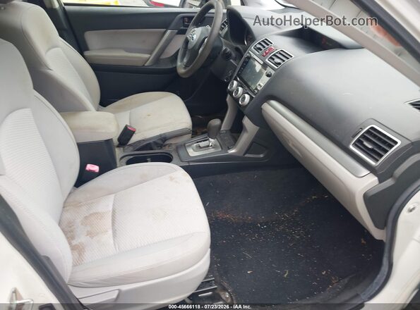 JF2SJAFC3GH468105 2016 SUBARU FORESTER White Вид салону спереду