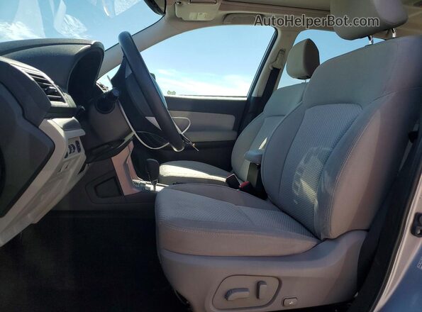JF2SJAFC3GH485339 2016 SUBARU FORESTER Серебряный Вид салона спереди