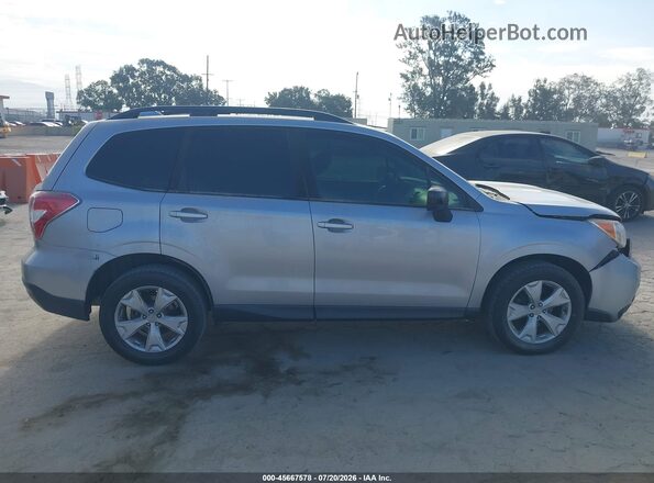JF2SJAFC3GH563067 2016 SUBARU FORESTER Silver Widok wnętrza z tyłu