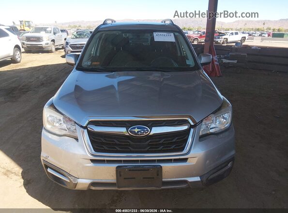 JF2SJAGC0HH556223 2017 SUBARU FORESTER Silver Front view