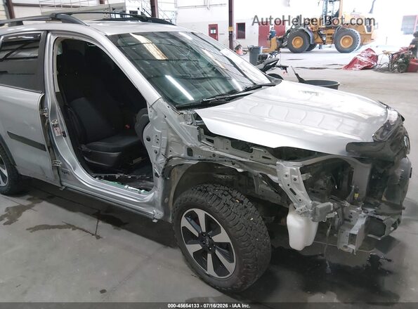 JF2SJAGC1JH504122 2018 SUBARU FORESTER Silver Front view
